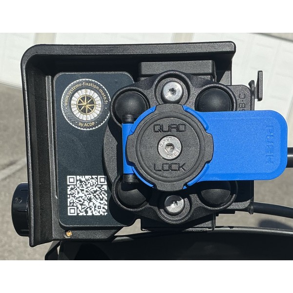 SUPPORT TÉLÉPHONE AVEC ANTI VIBRATIONS ET FICHE USB POUR SUPPORT GPS BMW